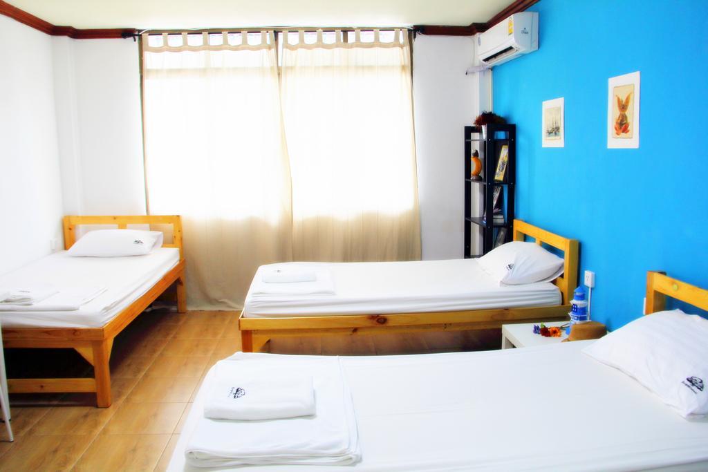 Tree Hostel Bangkok Ngoại thất bức ảnh