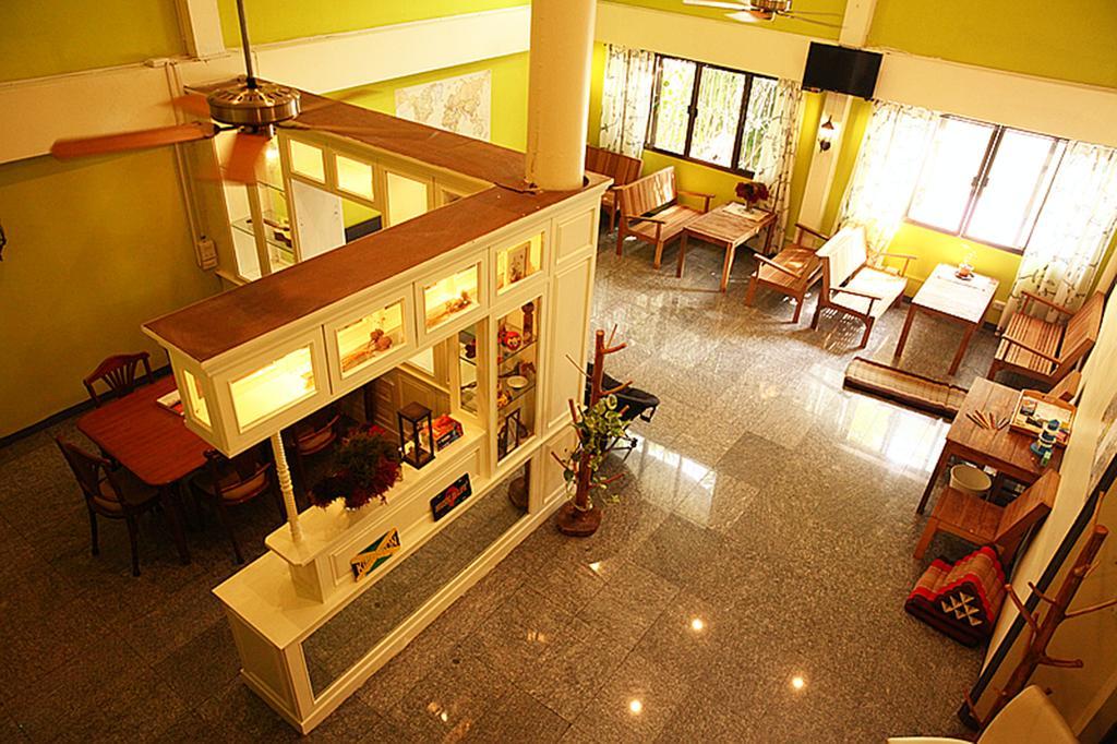 Tree Hostel Bangkok Ngoại thất bức ảnh